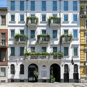 https://senato-hotel-milano.italymilanhotels.net